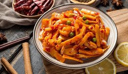 产品吃出脚指甲？“榨菜一哥”涪陵榨菜回应了，二季度盈利创新高，提价后毛利仍下滑