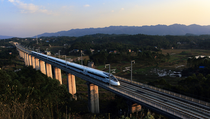 沿线居民担心噪音影响，成渝中线高铁获批一年后更改线路方案