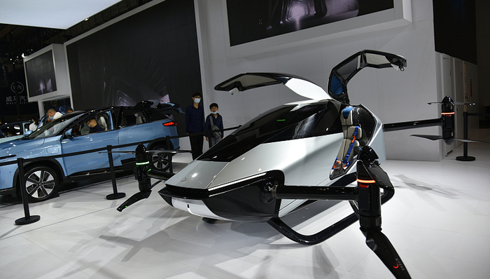 小鹏、广汽和大众争相入局飞行汽车，能够上天的汽车距离我们还有多远？