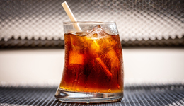 元气森林“反攻”可乐，唐彬森闯进最危险的战场？