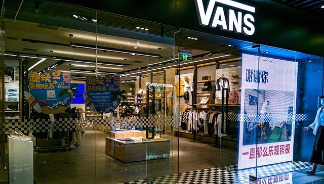 北面母公司一季度亏损超5000万美元，Vans的运动潮流卖不动了