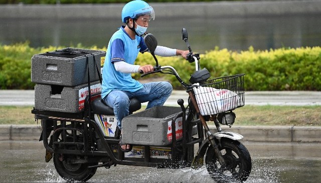 Are couriers poised for another price war?