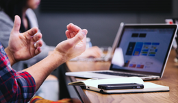 金山办公在B端蓝海：玩激流勇进？