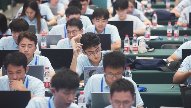 二季度大学生就业报告：芯片业招聘岗位增长最多，互联网依然是用人大户