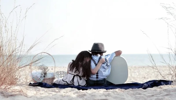 闪电快讯 | 2022年七夕数据：情侣出行比例创新低 女性掌握订房主导权