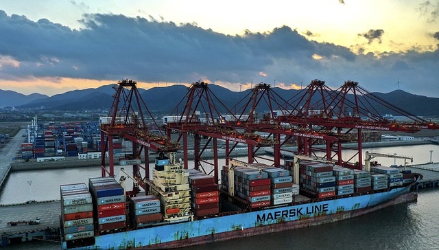 航运价格降了，但船公司上半年依然大赚特赚