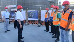 強(qiáng)化重大項(xiàng)目牽引支撐作用！李強(qiáng)實(shí)地調(diào)研，看望慰問(wèn)奮戰(zhàn)高溫的一線勞動(dòng)者