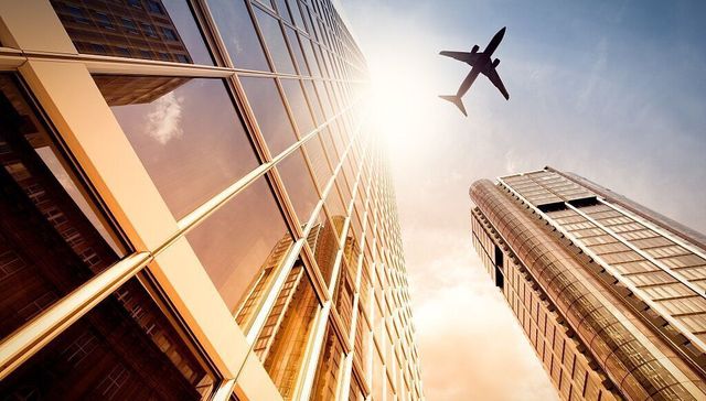 国际客运航班熔断措施优化，利好国际往来恢复