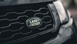 豪车路虎，被谁拦路？