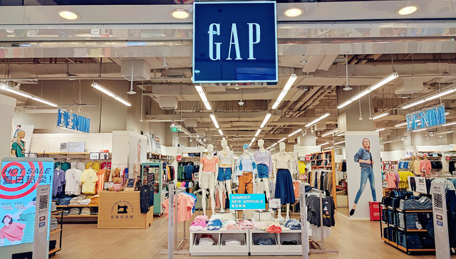 Gap pulls down the shutters across China