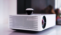 智能投影：堅果、當(dāng)貝前攻后防