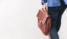 金融业“限薪令”来袭，给高管降薪，还是给基层涨钱？