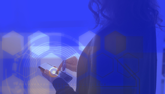 Newcomers seek smarter phones solutions