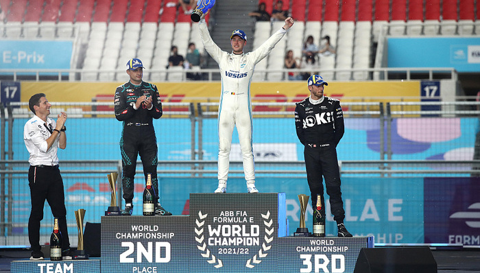 FE电动方程式第八季落幕二代赛车告别，参赛厂商再度洗牌