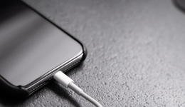 蘋(píng)果又一款經(jīng)典產(chǎn)品退休，五伏一安時(shí)代一去不復(fù)返