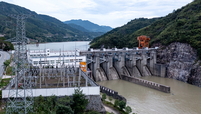 从高峰紧缺变为全天“双缺”，电力大省四川为何也缺电？