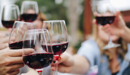 高端不易，国产葡萄酒海外消愁