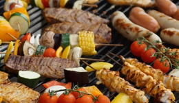 前有老乡鸡、后有呷哺呷哺，连锁餐饮如何走出 “至暗时刻”？