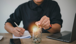 蔡嵩松“一拖四”，剛被證監(jiān)會(huì)點(diǎn)名整改的諾安基金上半年凈利潤(rùn)下滑42%