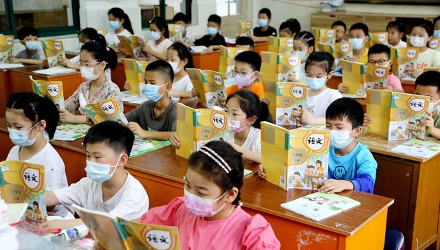 直通部委 | 教育部：做好中小学教材教辅排查整改 公安部：建立英烈家属紧急医疗救治机制