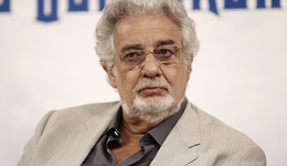 歌唱家多明戈再陷丑闻，与阿根廷人口贩卖和性剥削组织或有交易