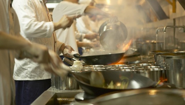 对话遭遇停电的成都餐饮店女老板：像在渡劫，但会挺过去