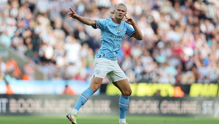 “未来球王”哈兰德得意曼城，耐克、阿迪达斯、彪马明争暗斗