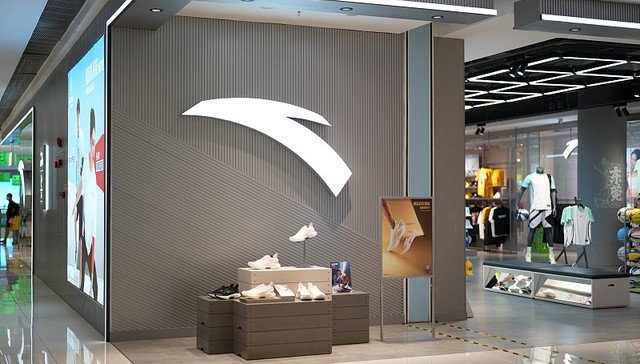 安踏集团上半年营收260亿，同期超越耐克领跑中国运动消费市场