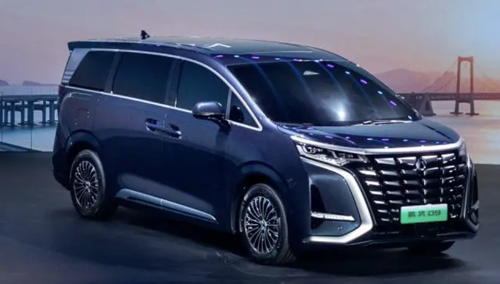 闪电快讯 | 比亚迪首款高端MPV上市 腾势今年将开270家直营店