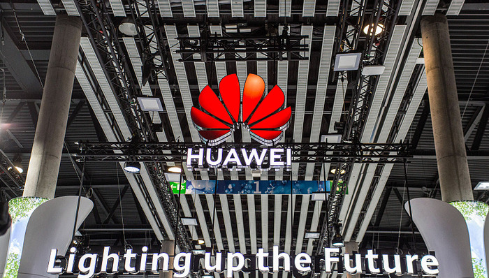 埃安回应与华为造车项目仍在正常推进，此前曾公开表示与其合作没有议价能力