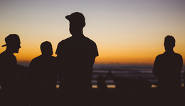 山寨男团ESO被嫌弃的人生