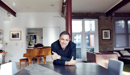 魯西迪遇襲后作品銷量激增，《喜鵲謀殺案》作者批評取消文化｜文化周報