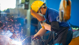 1-7月工業(yè)利潤增速轉(zhuǎn)降，鋼鐵、石油等原材料行業(yè)拖累最大