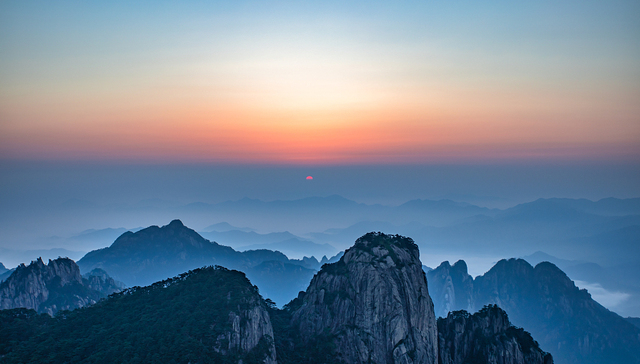 黄山旅游上半年净利润暴跌599.11%，景区进客量锐减