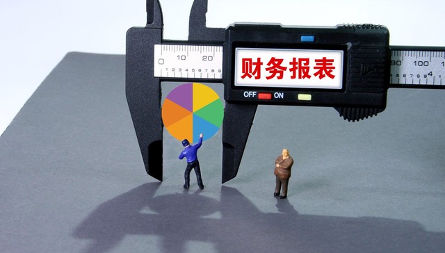 上半年美的营收几近格力一倍，但两家净利差距不大