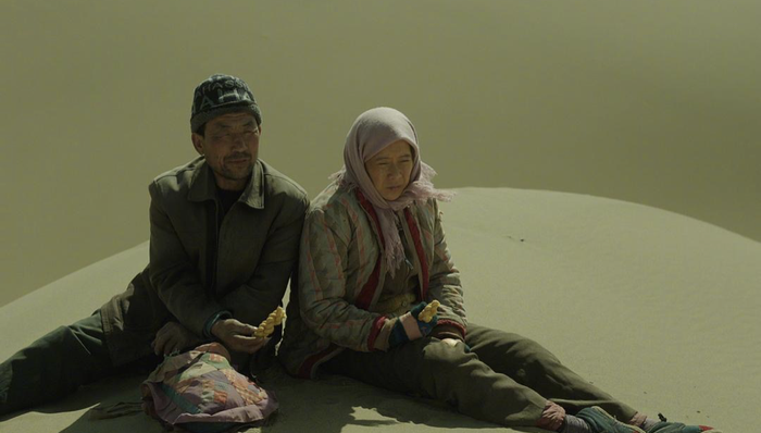 电厂丨《隐入尘烟》：一部“小众”文艺片如何在暑期档实现逆袭？