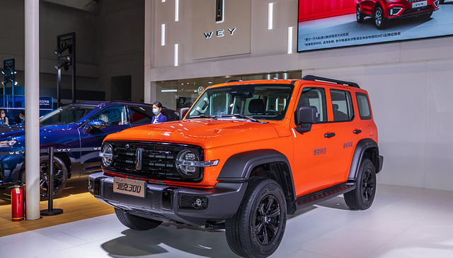 长城坦克300配置升级最高涨价3000元，交付周期较老款车型增加50天