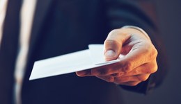 辽宁原副省长郝春荣被双开：长期瞒报个人事项，非法收受巨额财物