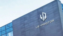 三年烧光44亿，卖一辆亏6万，零跑汽车何以冲刺港交所？