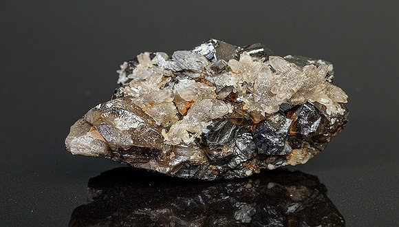 半年下跌超五成，锡价创年内新低