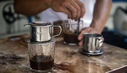 陸正耀卷土重來做咖啡