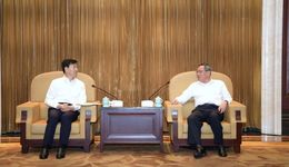 不斷創(chuàng)新發(fā)展人民建議征集工作，打造全過程人民民主最佳實(shí)踐地！李強(qiáng)會見李文章一行