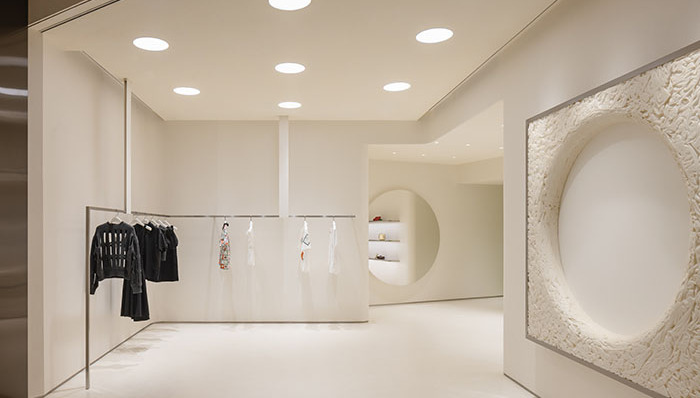 Short Sentence首家高端精品店铺开幕，Miu Miu新款毛绒手袋温暖秋冬｜是日美好事物