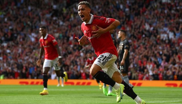 英超夏窗狂烧22.4亿欧元，曼联引入强援崛起