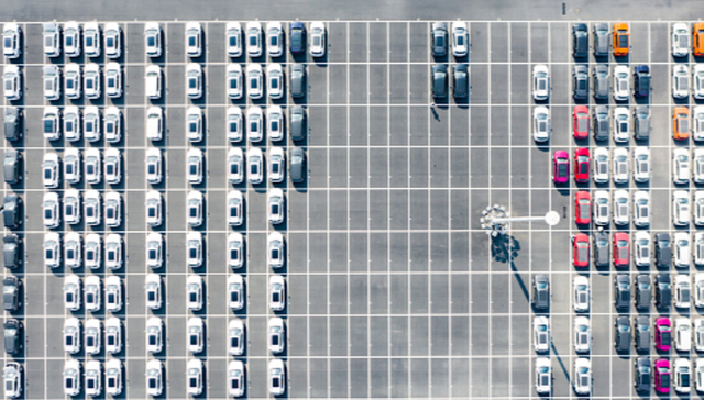 12家汽车经销商半年报：净利最高和最低相差44亿，仅两家公司实现营收增长