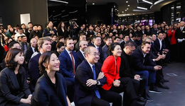 潘石屹、张欣夫妇退出董事会，SOHO中国股价一度涨超17%