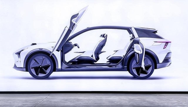 集度首款量产车型正式定名，首发限定版将于10月发布