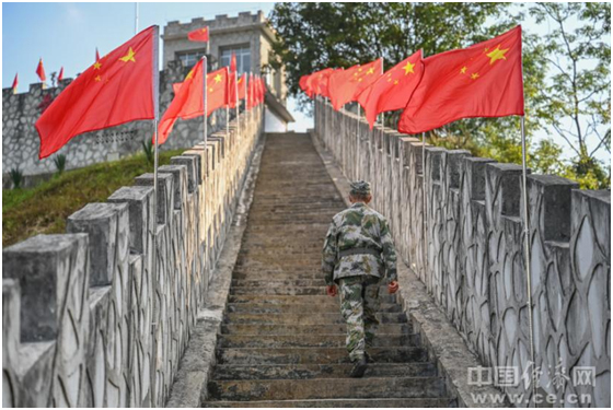 凌尚前和天池哨所。