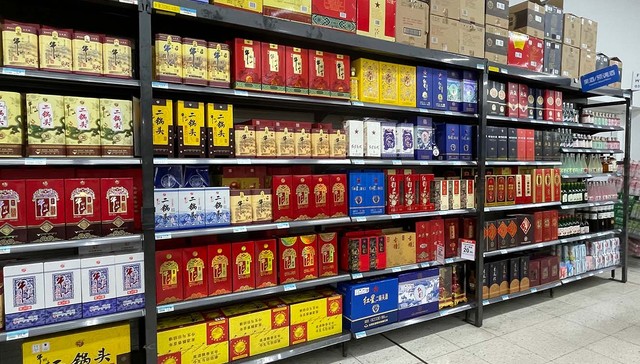 高端产品与口粮酒冰火两重天，中秋酒水消费电商渠道补位