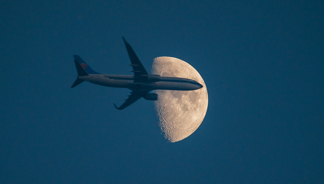 中秋到了，坐飞机“近距离”赏月